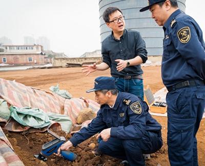 海关启用稀土矿石分析仪 筑牢稀土出口走私“防火墙”