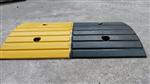 道路减速带 500*300*35mm 流线型橡胶减速带 鹏翔瑞品牌供应